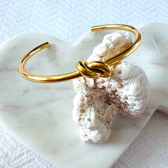 18K Gold Stainless Steel Node Bracelet - Picture 7 of 10